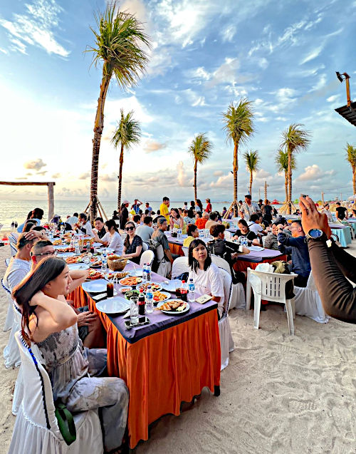 Seafood Buffet At Jimbaran Beach 500